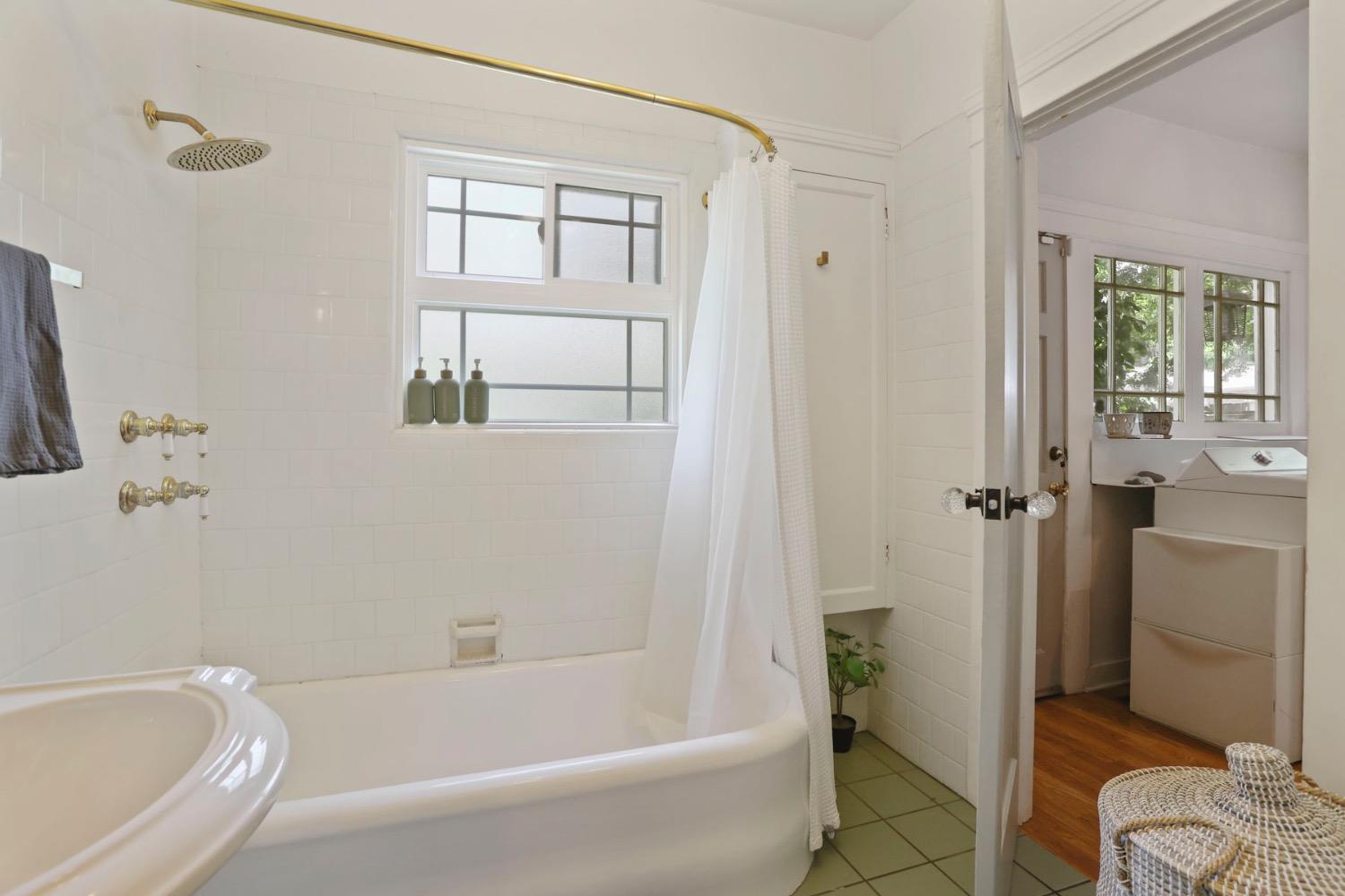 Detail Gallery Image 31 of 60 For 1004 N Stockton St, Stockton,  CA 95203 - 4 Beds | 3 Baths