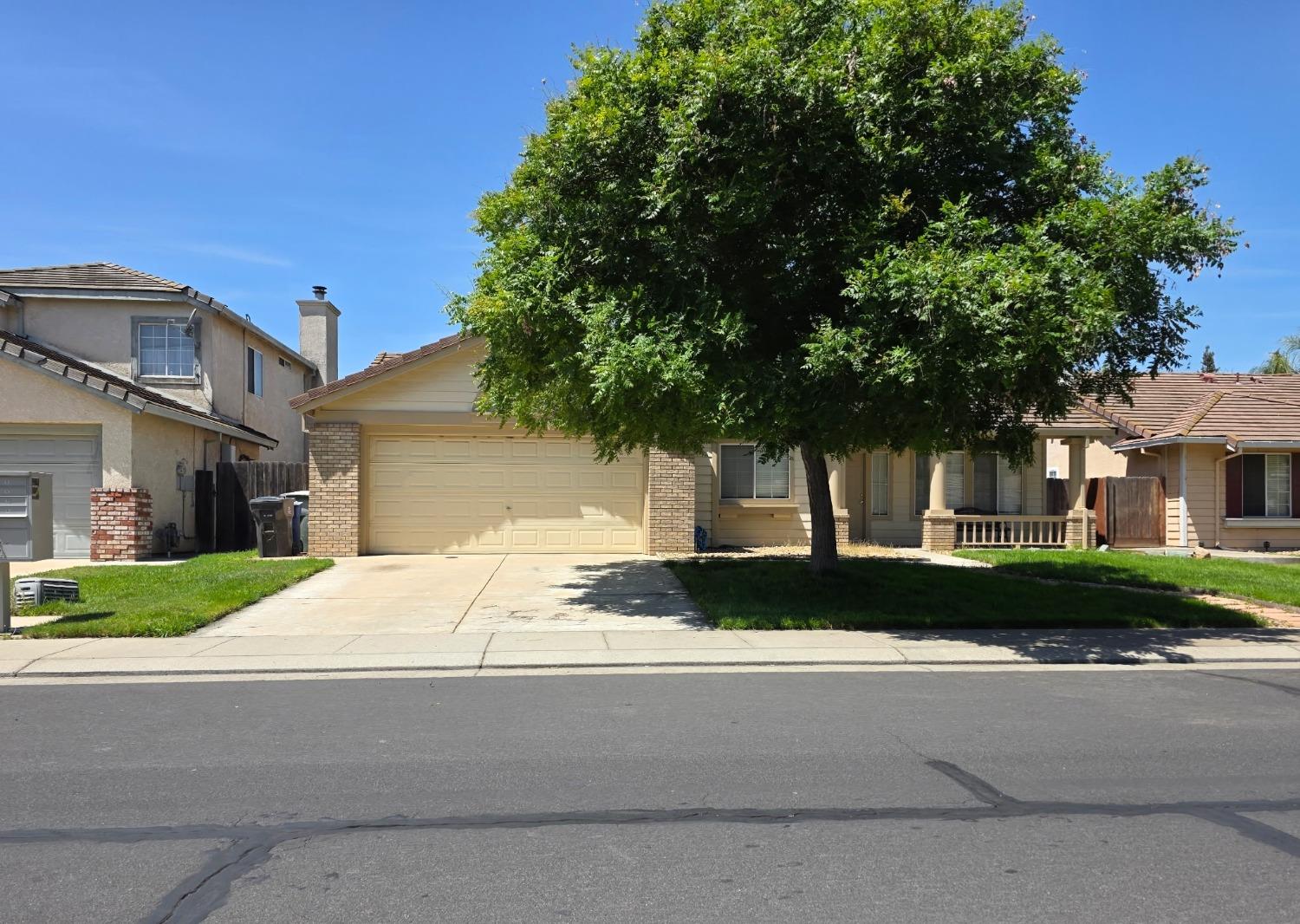 Detail Gallery Image 1 of 6 For 14410 Pinewood Dr, Lathrop,  CA 95330 - 3 Beds | 2 Baths
