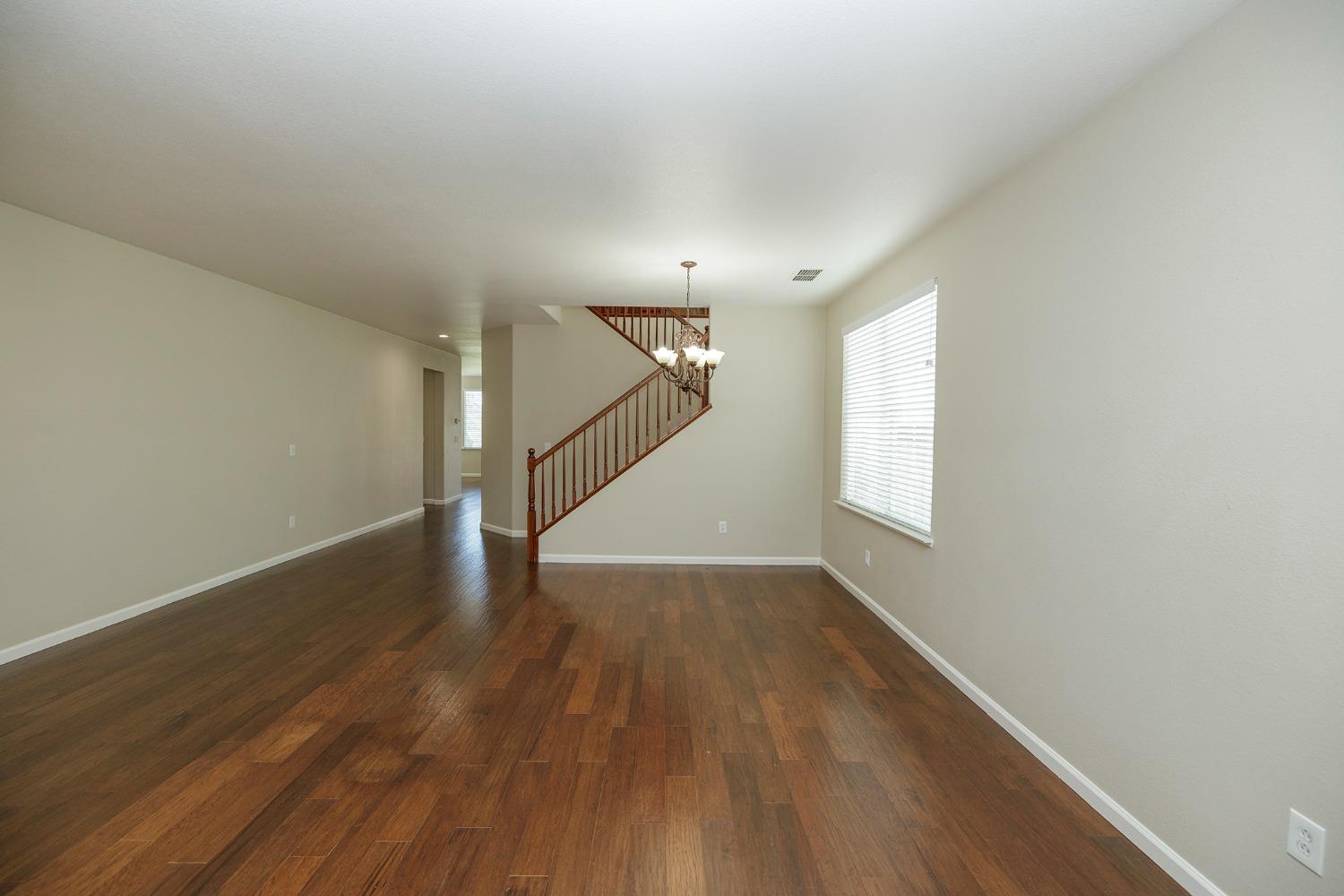 Detail Gallery Image 12 of 53 For 1466 Grand Oak Way, Oakdale,  CA 95361 - 5 Beds | 3 Baths