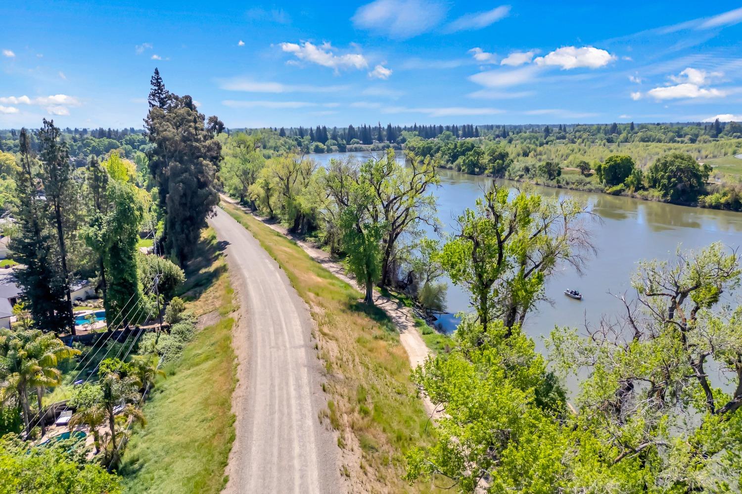 Detail Gallery Image 4 of 68 For 830 Prow Ct, Sacramento,  CA 95822 - 3 Beds | 2/1 Baths