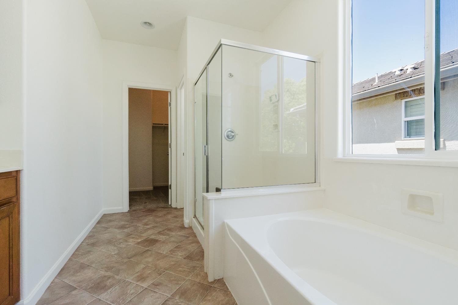 Detail Gallery Image 15 of 25 For 10931 Dutch Tulip Dr, Stockton,  CA 95209 - 4 Beds | 2/1 Baths