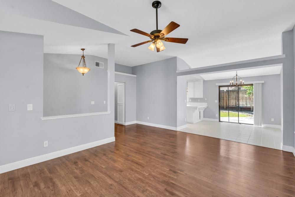 Detail Gallery Image 15 of 46 For 7008 Fall Way, Elk Grove,  CA 95758 - 3 Beds | 2 Baths