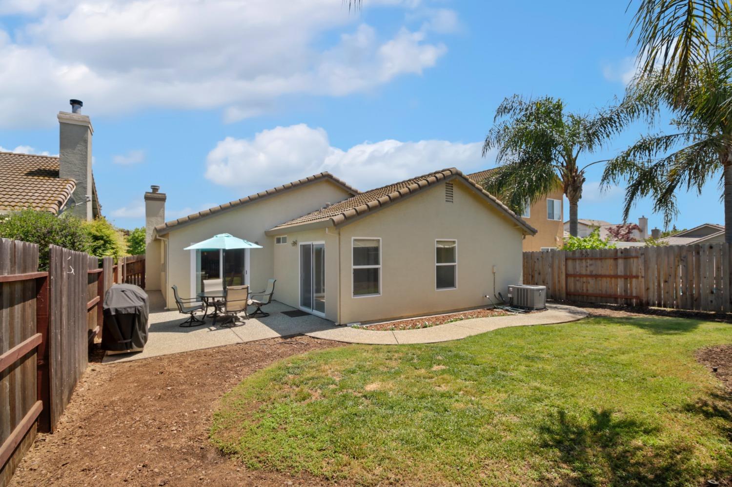 Detail Gallery Image 48 of 57 For 10092 Teddington Way, Elk Grove,  CA 95624 - 3 Beds | 2 Baths