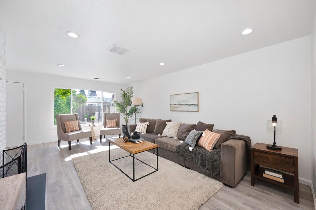 Detail Gallery Image 12 of 44 For 2517 Zinfandel Dr, Rancho Cordova,  CA 95670 - 3 Beds | 2 Baths