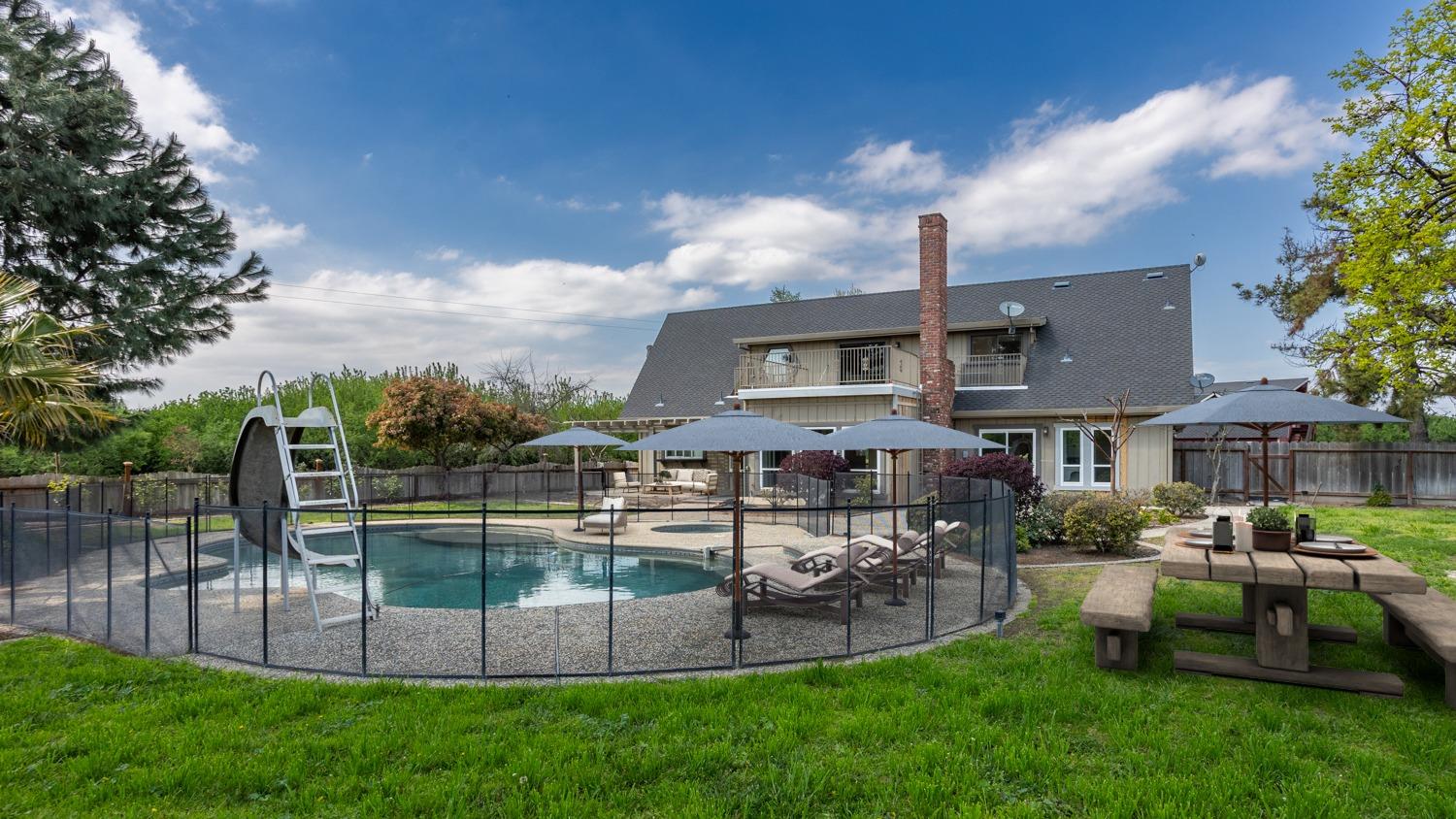 Detail Gallery Image 17 of 40 For 8711 Shoemake Ave, Modesto,  CA 95358 - 4 Beds | 4 Baths