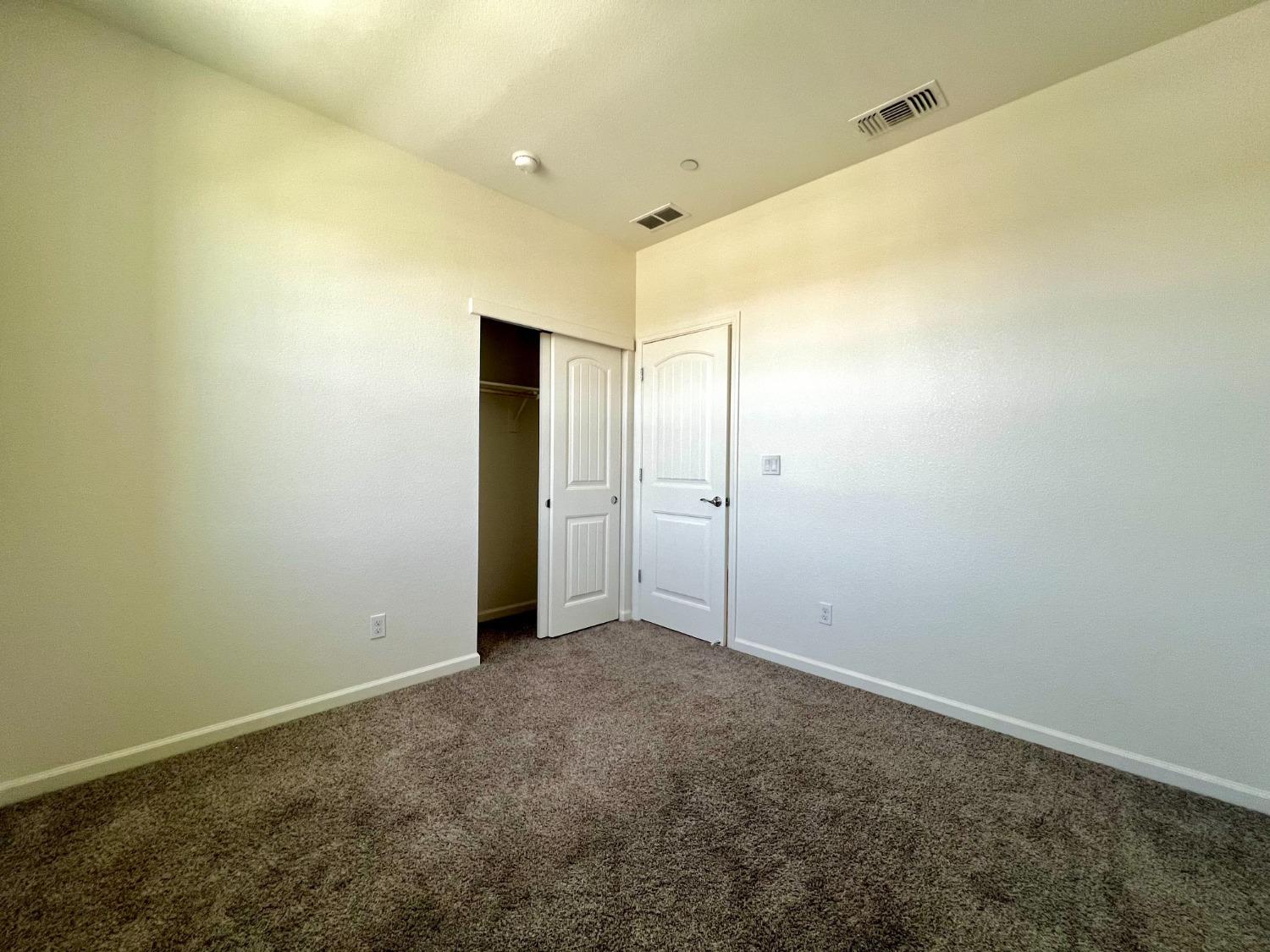 Detail Gallery Image 18 of 29 For 2542 Natomas Crossing Dr, Sacramento,  CA 95834 - 3 Beds | 2/1 Baths