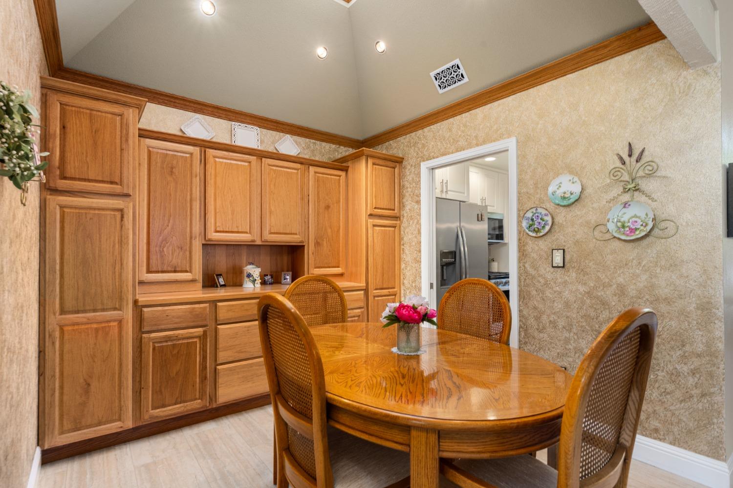 Detail Gallery Image 12 of 54 For 2659 Argolis Way, Sacramento,  CA 95826 - 3 Beds | 2 Baths