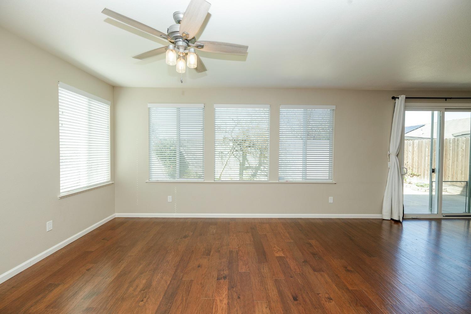 Detail Gallery Image 16 of 53 For 1466 Grand Oak Way, Oakdale,  CA 95361 - 5 Beds | 3 Baths