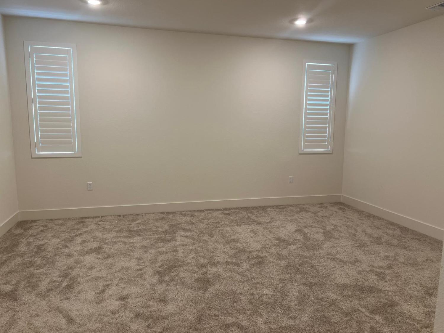 Detail Gallery Image 25 of 44 For 5628 Kusnick Ave, Tracy,  CA 95375 - 5 Beds | 3/1 Baths