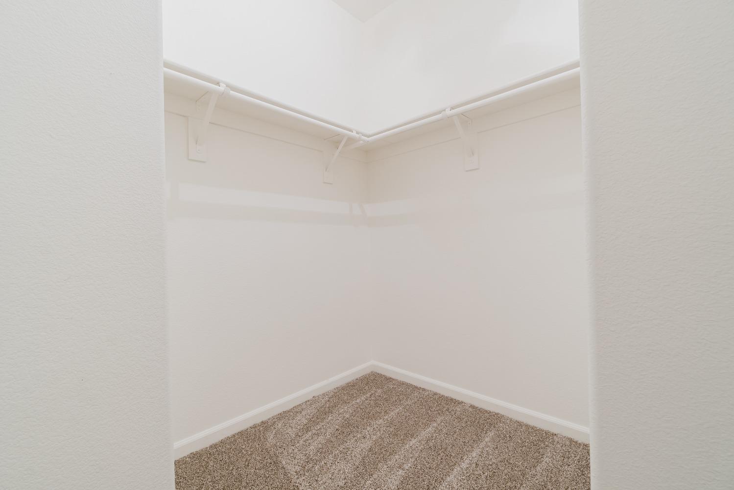 Detail Gallery Image 12 of 25 For 10931 Dutch Tulip Dr, Stockton,  CA 95209 - 4 Beds | 2/1 Baths