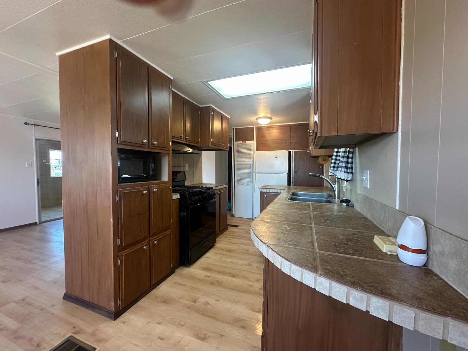Detail Gallery Image 19 of 30 For 11662 Ham Ln, Lodi,  CA 95242 - 1 Beds | 1 Baths
