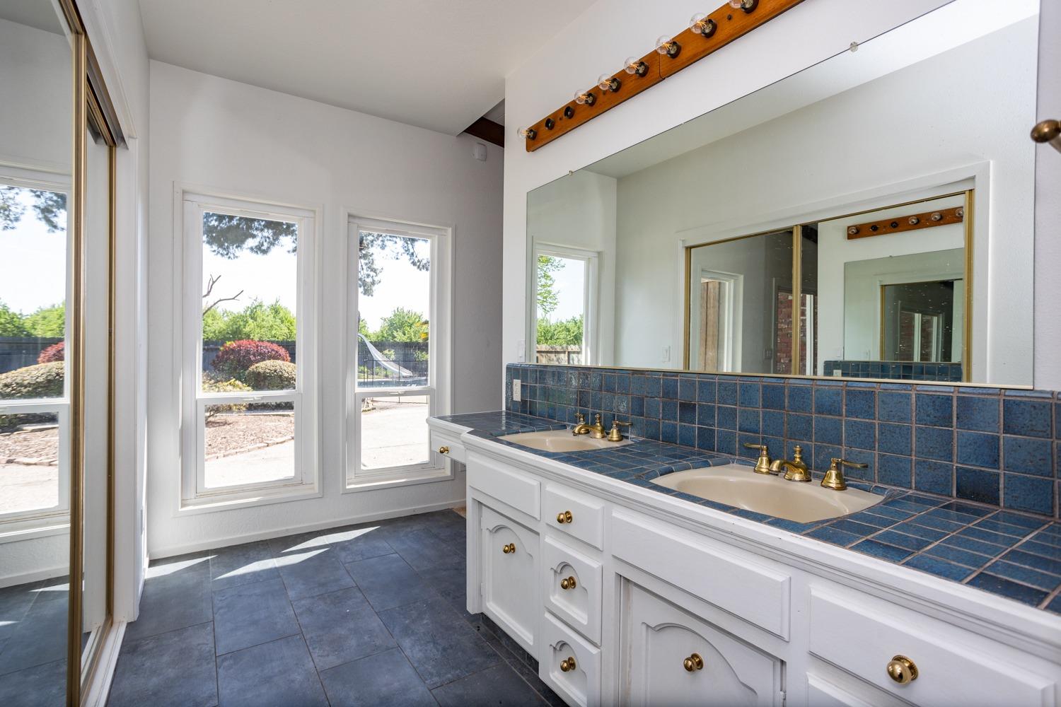 Detail Gallery Image 18 of 40 For 8711 Shoemake Ave, Modesto,  CA 95358 - 4 Beds | 4 Baths