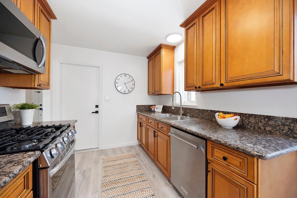 Detail Gallery Image 22 of 44 For 2517 Zinfandel Dr, Rancho Cordova,  CA 95670 - 3 Beds | 2 Baths