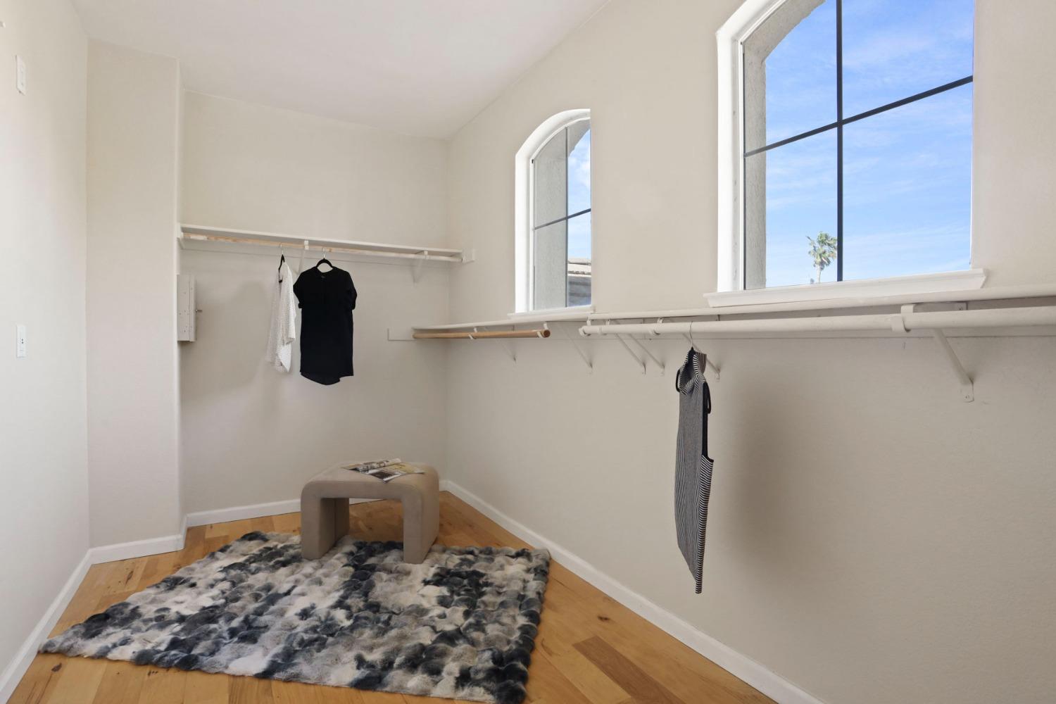Detail Gallery Image 37 of 65 For 9572 Crystal Water Way, Elk Grove,  CA 95624 - 6 Beds | 4/1 Baths