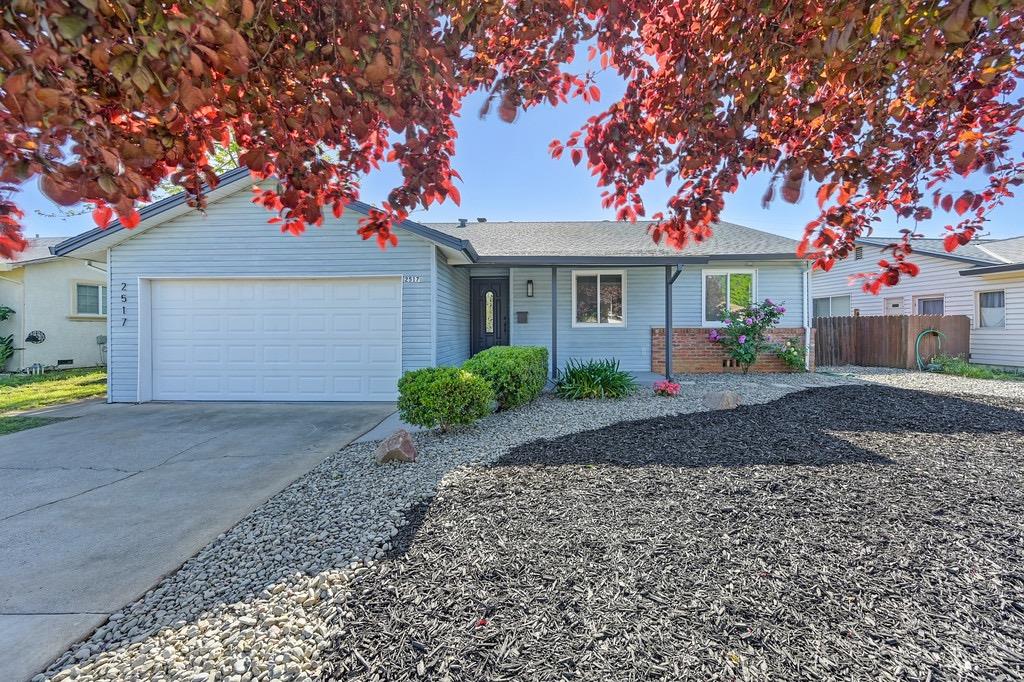 Detail Gallery Image 1 of 44 For 2517 Zinfandel Dr, Rancho Cordova,  CA 95670 - 3 Beds | 2 Baths