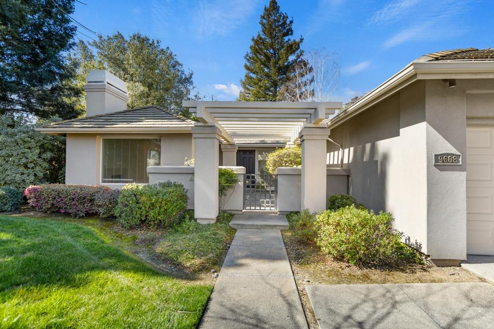 Detail Gallery Image 6 of 56 For 9608 Golf Course Ln, Elk Grove,  CA 95758 - 2 Beds | 2 Baths