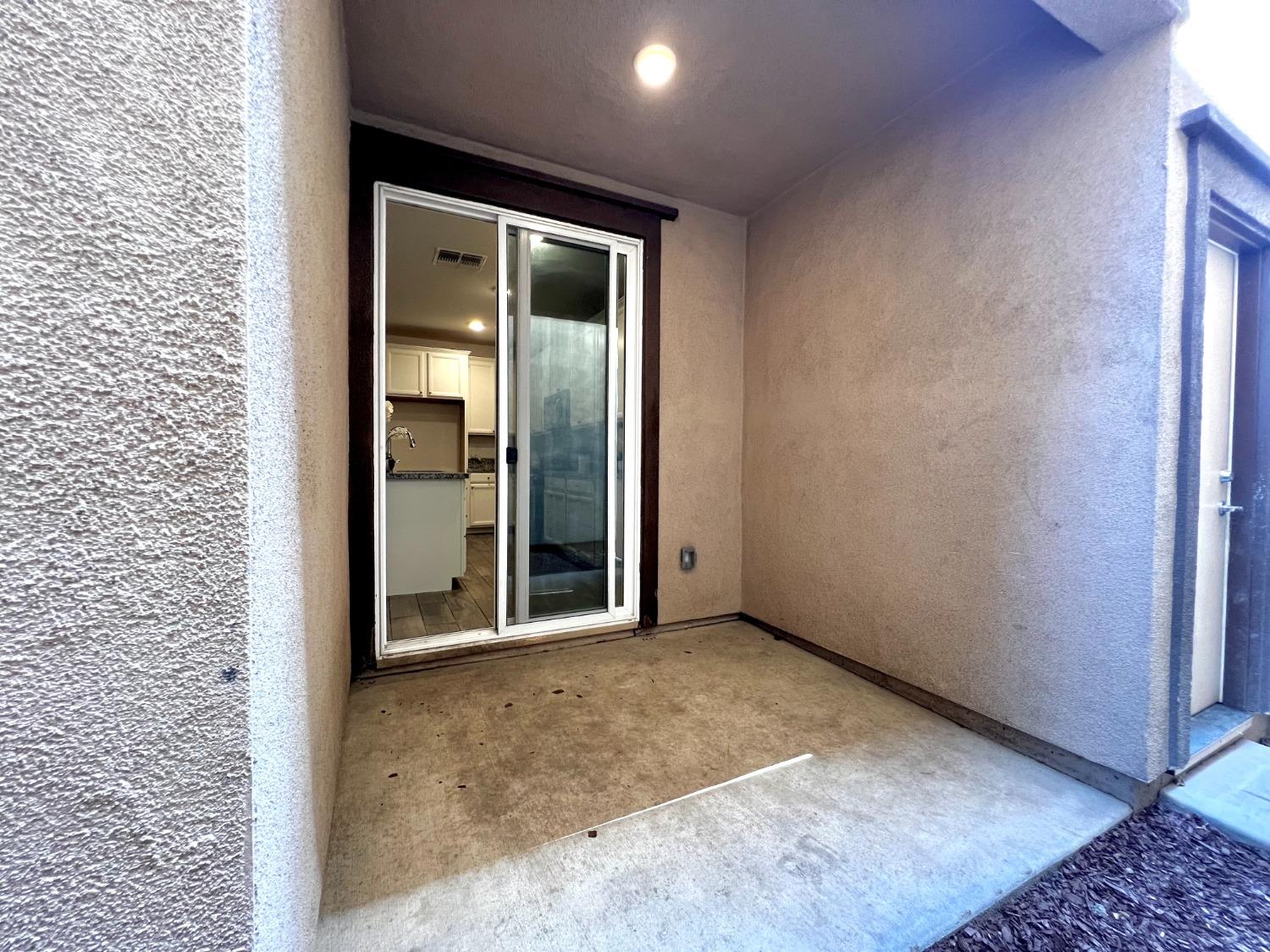 Detail Gallery Image 23 of 29 For 2542 Natomas Crossing Dr, Sacramento,  CA 95834 - 3 Beds | 2/1 Baths