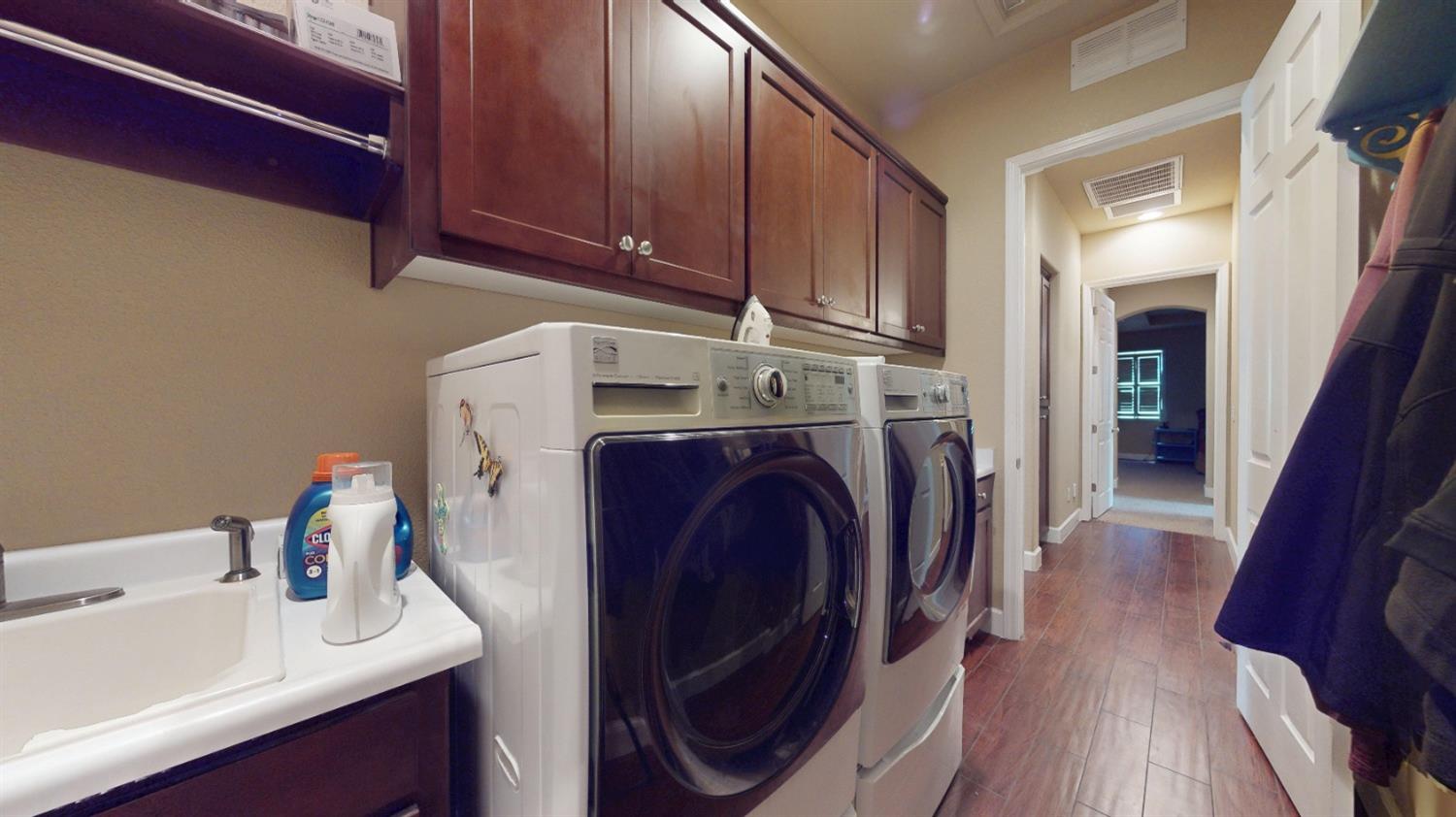 Detail Gallery Image 24 of 35 For 804 Freedom Point Way, Manteca,  CA 95336 - 3 Beds | 2/1 Baths