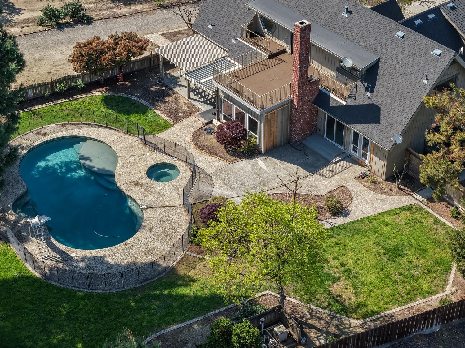 Detail Gallery Image 4 of 40 For 8711 Shoemake Ave, Modesto,  CA 95358 - 4 Beds | 4 Baths