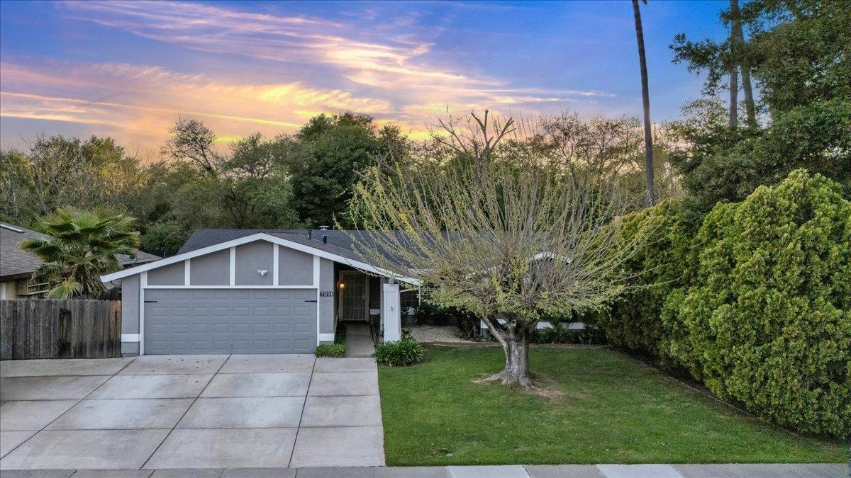 Detail Gallery Image 2 of 37 For 7251 Starflower Dr, Citrus Heights,  CA 95621 - 4 Beds | 2 Baths