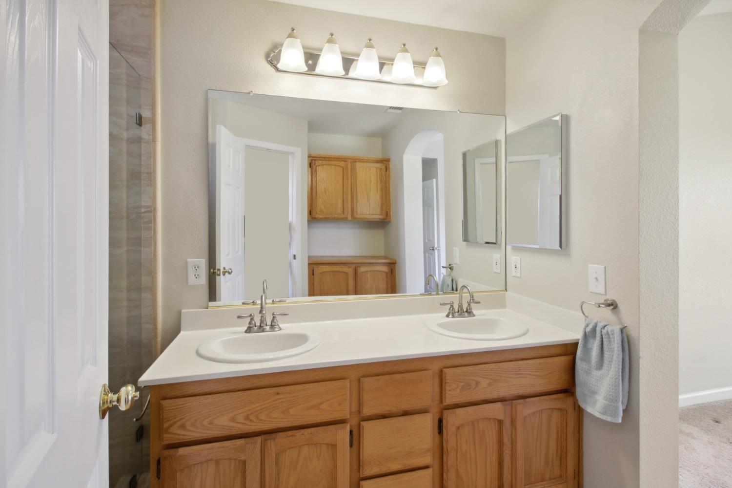 Detail Gallery Image 29 of 57 For 10092 Teddington Way, Elk Grove,  CA 95624 - 3 Beds | 2 Baths