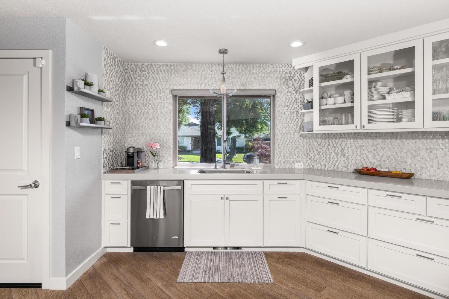 Detail Gallery Image 24 of 65 For 23271 S Pebble Beach Ln, Ripon,  CA 95366 - 3 Beds | 3 Baths