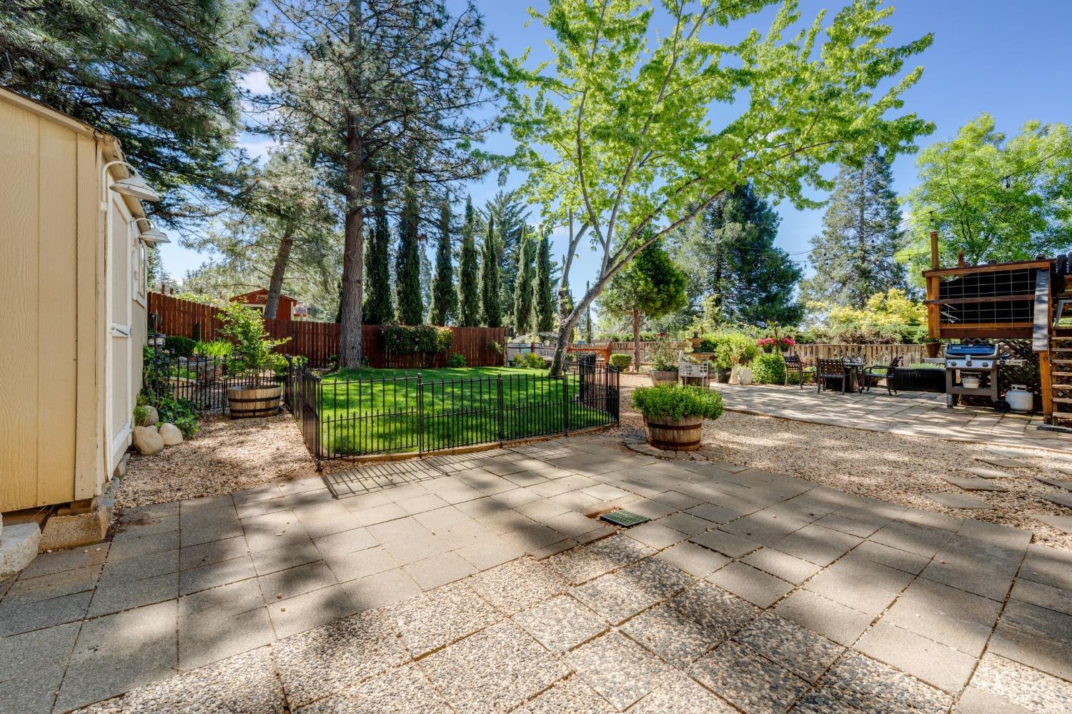 Camino Heights Drive, Camino, California image 33