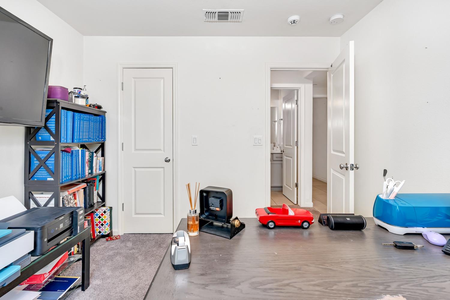 Detail Gallery Image 11 of 57 For 756 Heitz Way, Merced,  CA 95348 - 5 Beds | 3 Baths