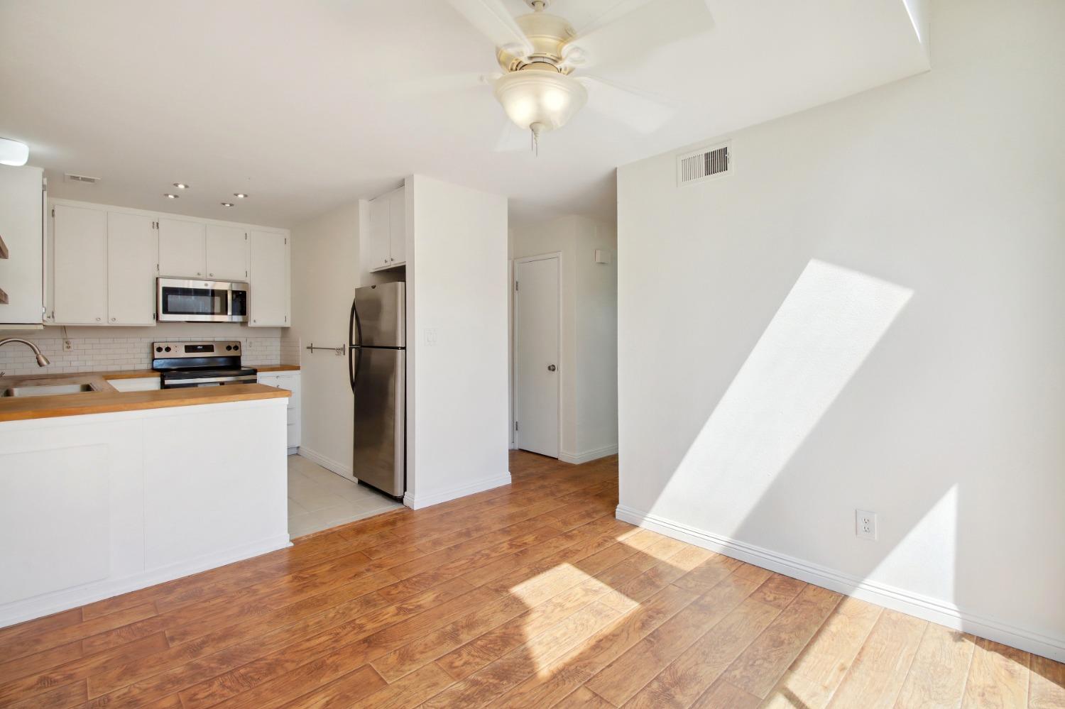 Photo #17: 225057692 Listing: Photo #17