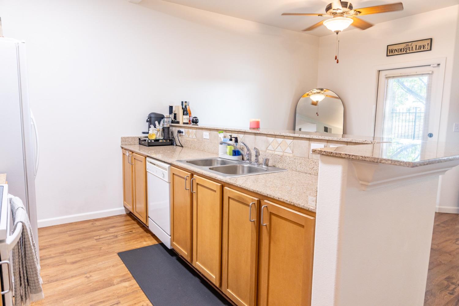 Photo #8: 225057802 Listing: Photo #8