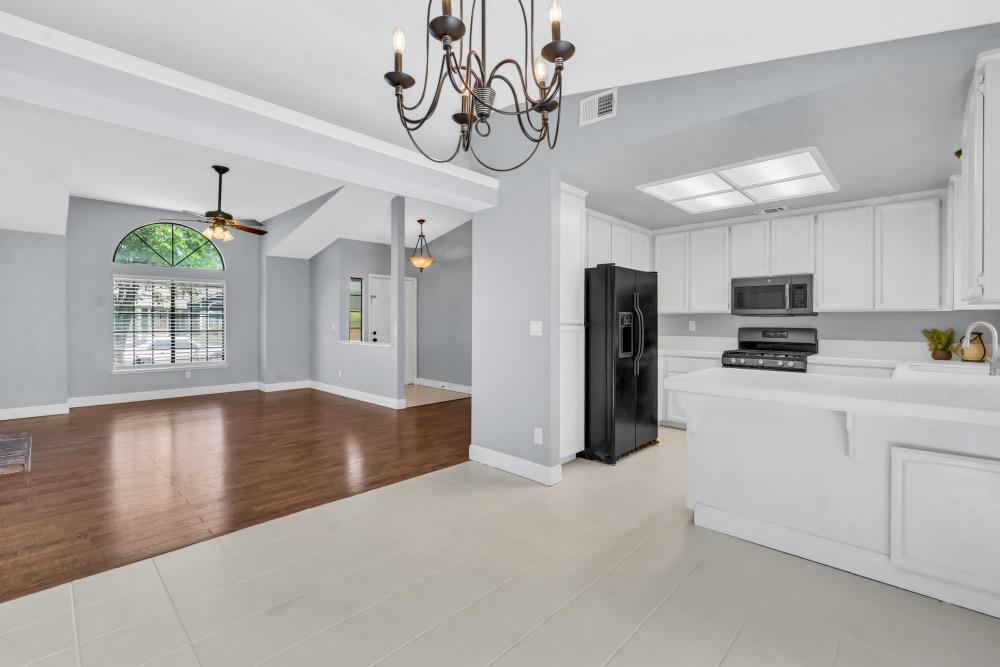Detail Gallery Image 14 of 46 For 7008 Fall Way, Elk Grove,  CA 95758 - 3 Beds | 2 Baths