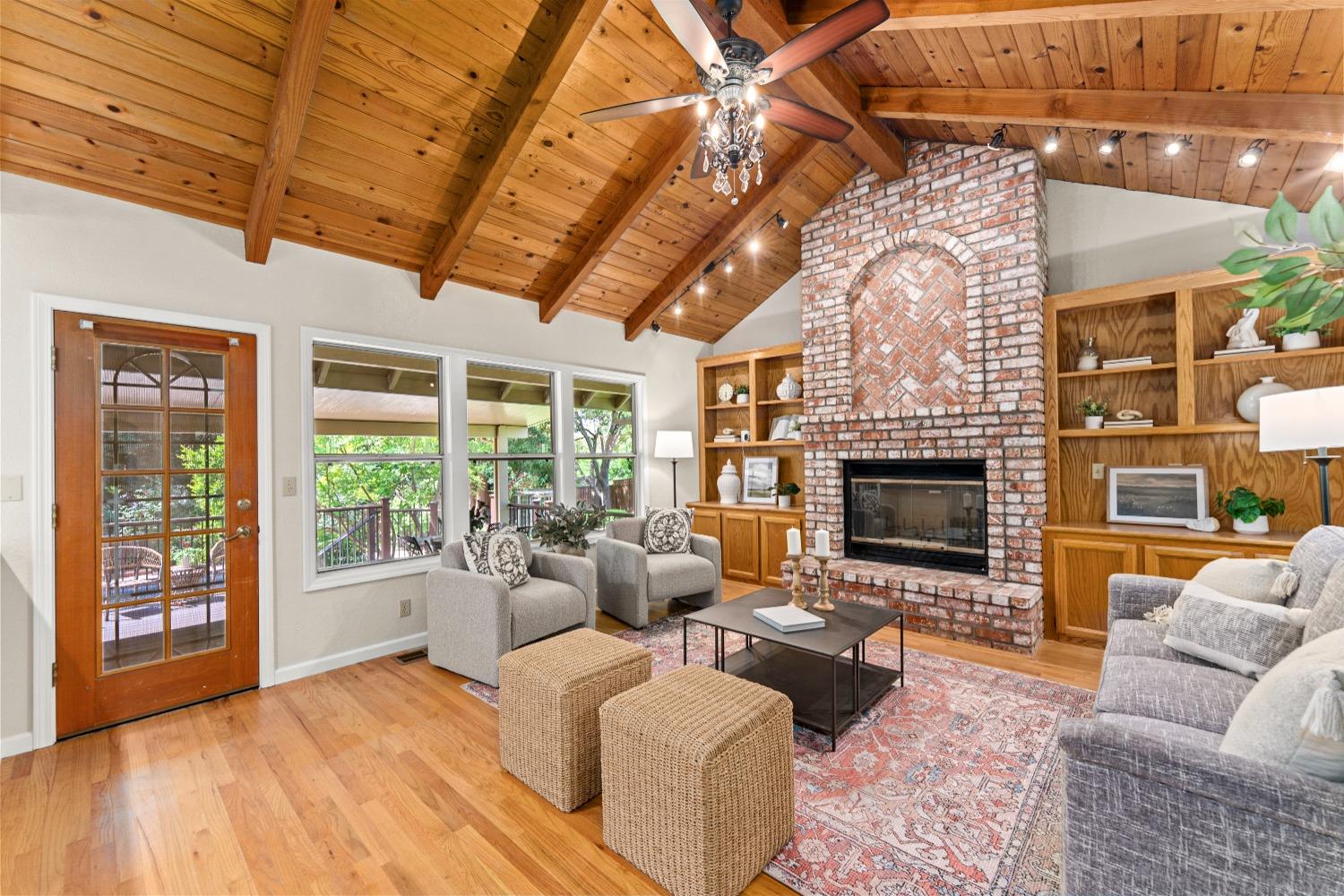 Detail Gallery Image 14 of 38 For 8462 Hialeah Way, Fair Oaks,  CA 95628 - 4 Beds | 3 Baths