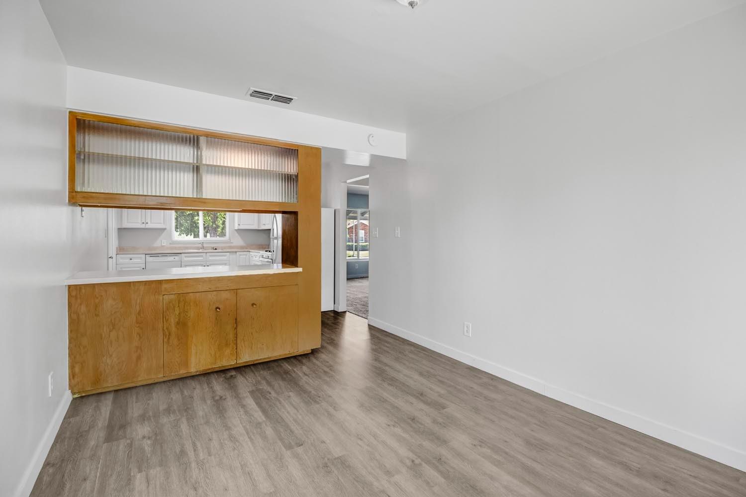 Detail Gallery Image 11 of 44 For 5720 Ortega St, Sacramento,  CA 95824 - 3 Beds | 2 Baths