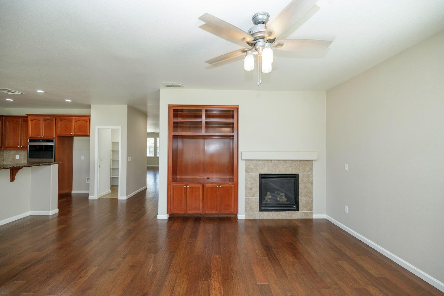 Detail Gallery Image 17 of 53 For 1466 Grand Oak Way, Oakdale,  CA 95361 - 5 Beds | 3 Baths