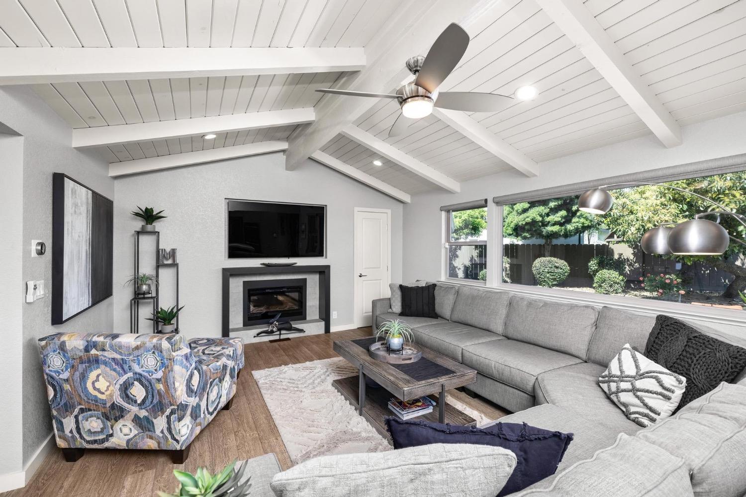 Detail Gallery Image 20 of 65 For 23271 S Pebble Beach Ln, Ripon,  CA 95366 - 3 Beds | 3 Baths