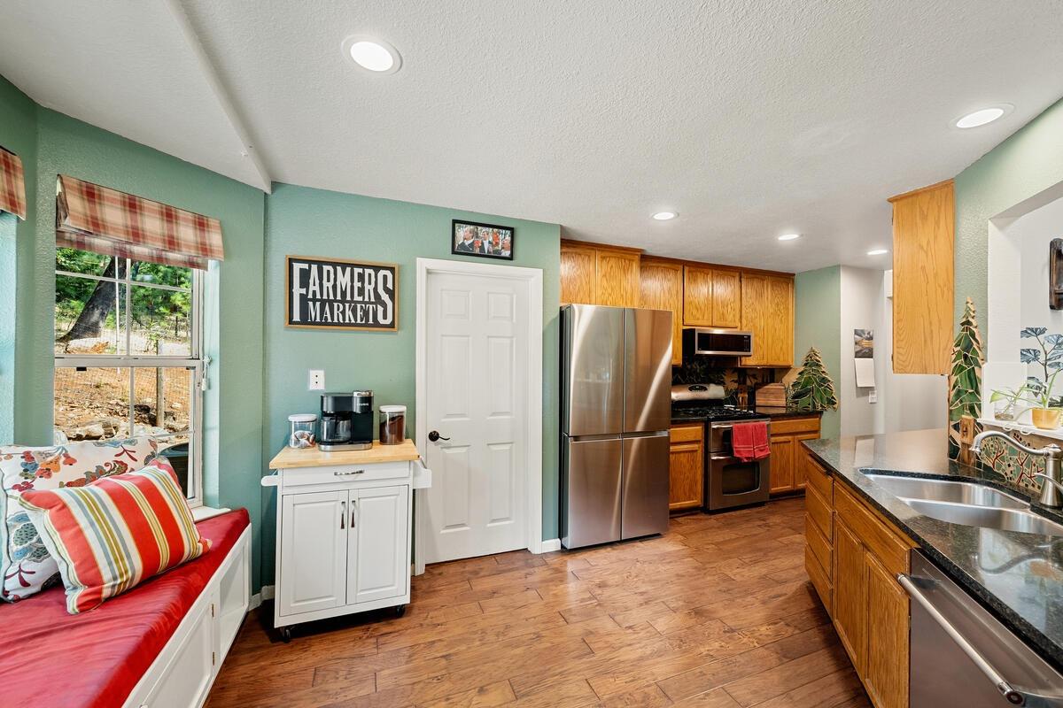 Detail Gallery Image 21 of 64 For 5844 Cold Springs Dr, Foresthill,  CA 95631 - 3 Beds | 3 Baths