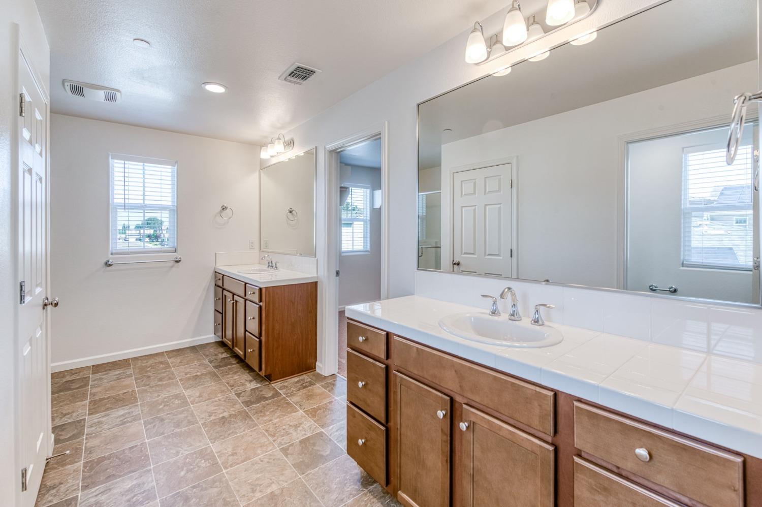 Detail Gallery Image 35 of 47 For 2785 N Schneider Ave, Fresno,  CA 93737 - 4 Beds | 3 Baths