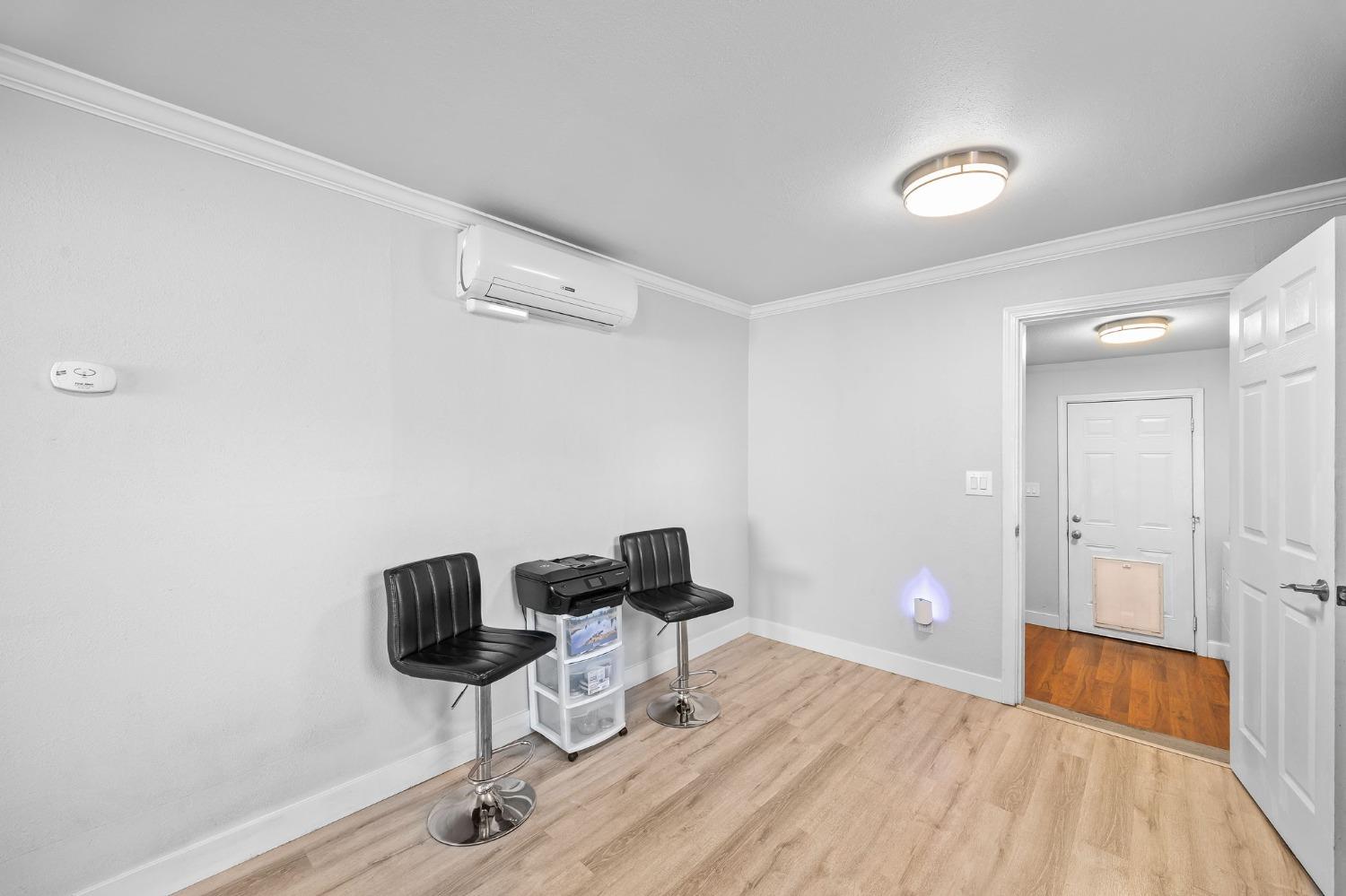 Detail Gallery Image 10 of 31 For 2604 Fairfield St, Sacramento,  CA 95815 - 2 Beds | 1 Baths