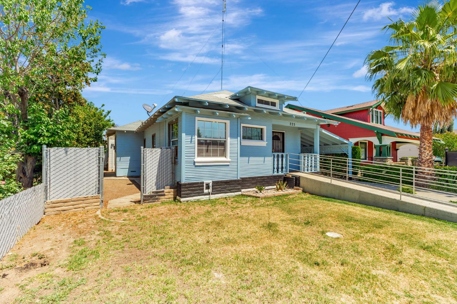 Detail Gallery Image 2 of 42 For 522 K St, Los Banos,  CA 93635 - 3 Beds | 1 Baths