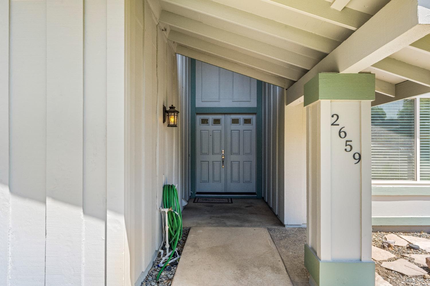 Detail Gallery Image 5 of 54 For 2659 Argolis Way, Sacramento,  CA 95826 - 3 Beds | 2 Baths