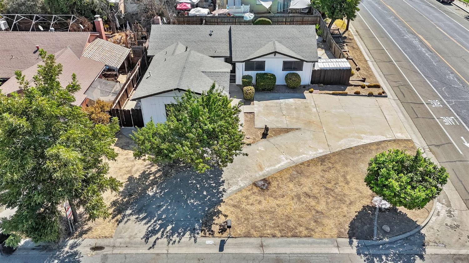 Detail Gallery Image 35 of 39 For 2738 S Fairway Ct, Visalia,  CA 93277 - 4 Beds | 2/1 Baths