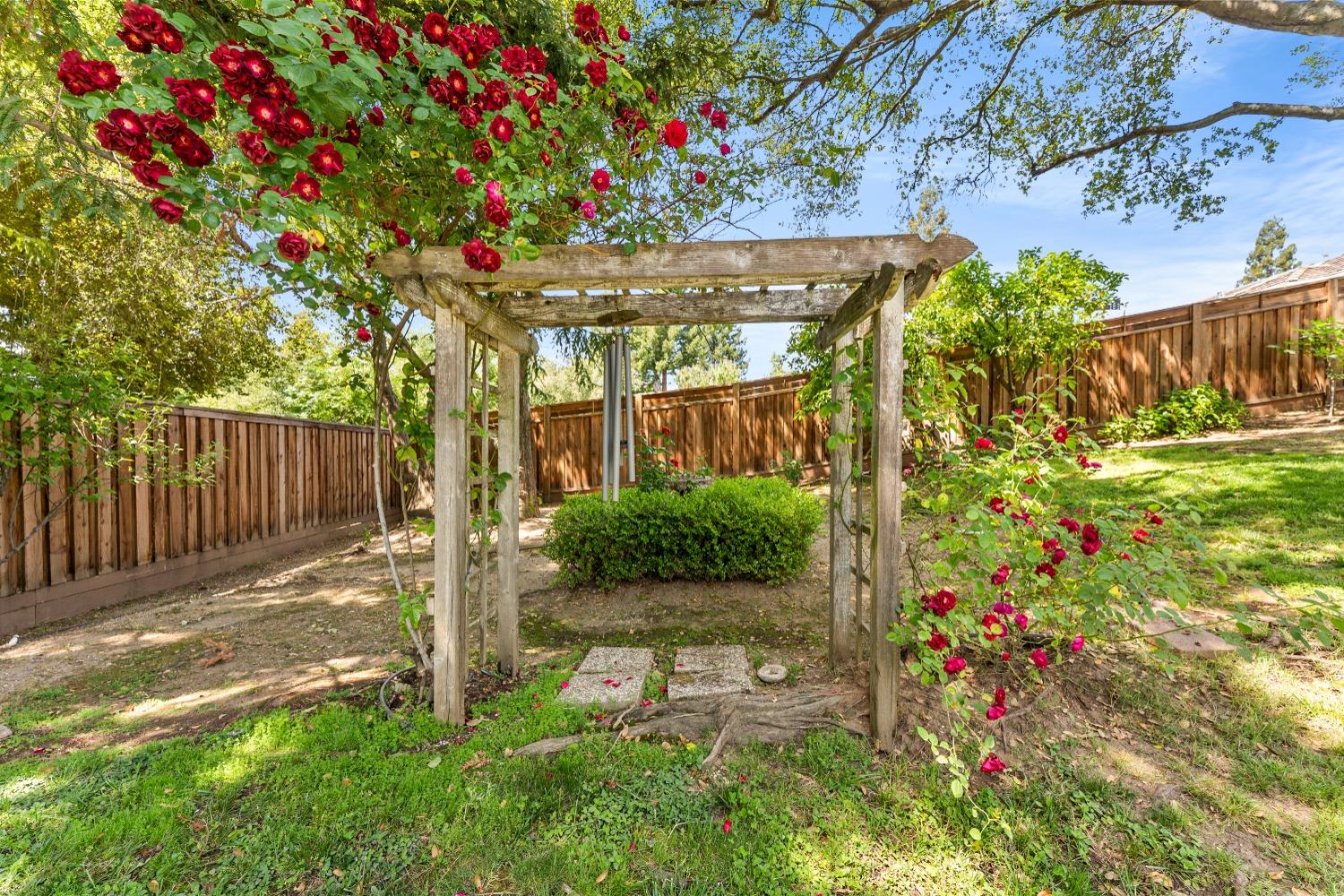 Detail Gallery Image 31 of 38 For 8462 Hialeah Way, Fair Oaks,  CA 95628 - 4 Beds | 3 Baths