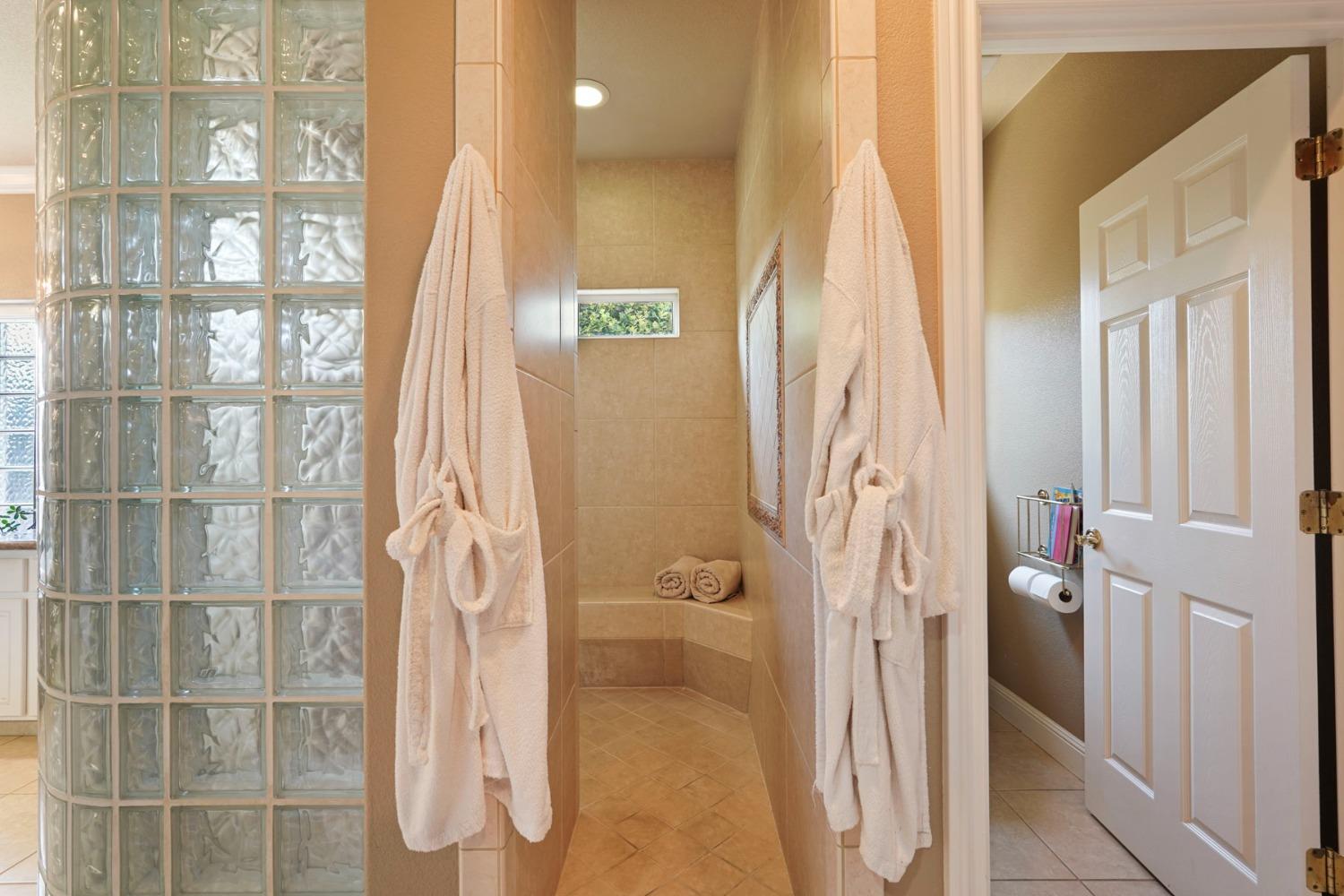 Detail Gallery Image 22 of 63 For 22947 N Samra Hayer Ln, Acampo,  CA 95220 - 4 Beds | 2/1 Baths