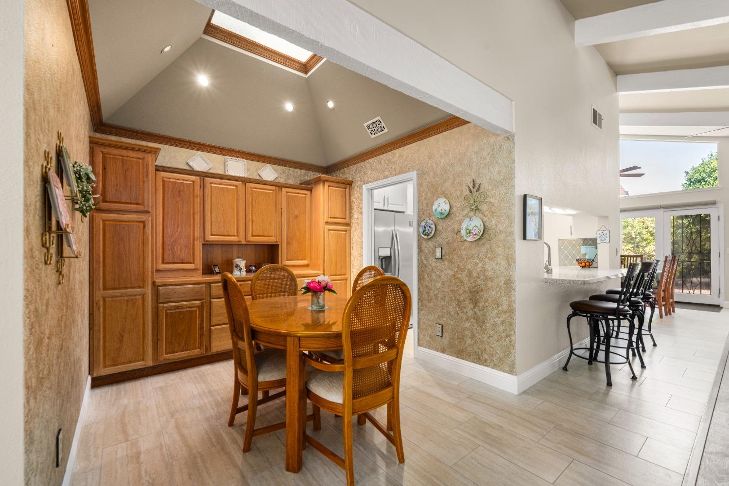 Detail Gallery Image 11 of 54 For 2659 Argolis Way, Sacramento,  CA 95826 - 3 Beds | 2 Baths