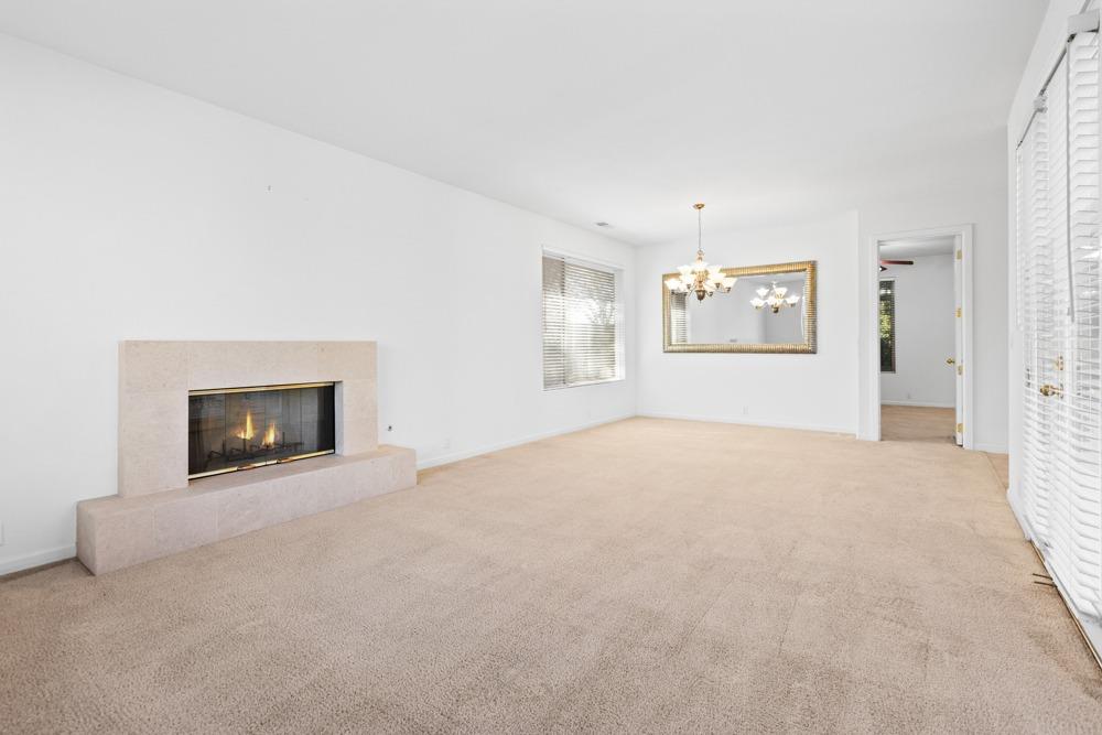 Detail Gallery Image 13 of 56 For 9608 Golf Course Ln, Elk Grove,  CA 95758 - 2 Beds | 2 Baths