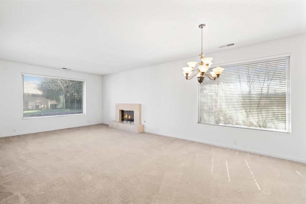 Detail Gallery Image 11 of 56 For 9608 Golf Course Ln, Elk Grove,  CA 95758 - 2 Beds | 2 Baths