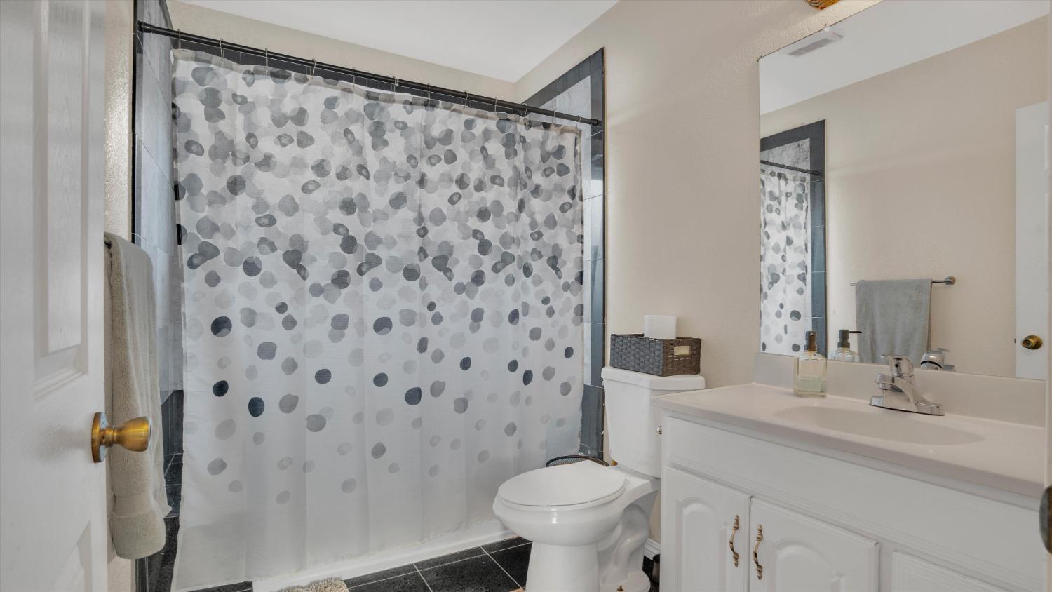 Detail Gallery Image 5 of 19 For 1175 Whitton Ave, San Jose,  CA 95116 - 3 Beds | 3 Baths
