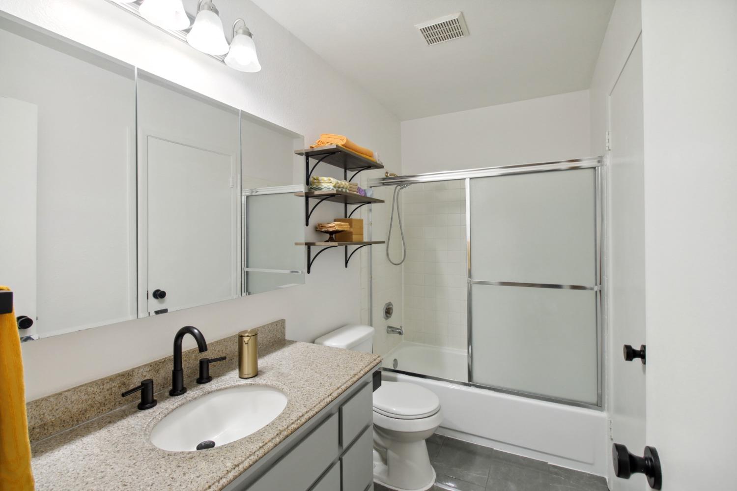 Photo #21: 225057795 Listing: Photo #21