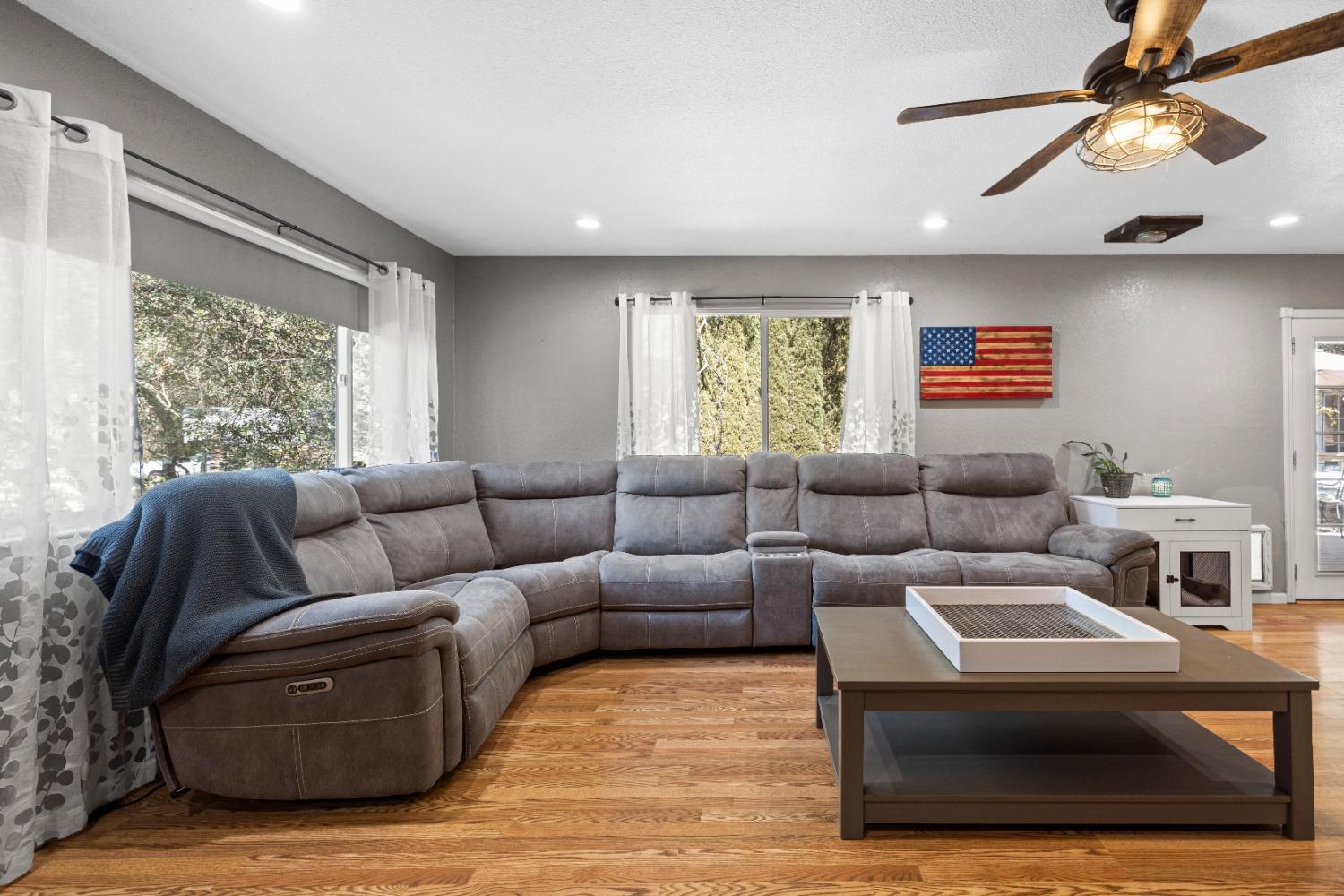 Detail Gallery Image 5 of 45 For 3375 Braniff Ct. Ct, Cameron Park,  CA 95682 - 4 Beds | 2/1 Baths