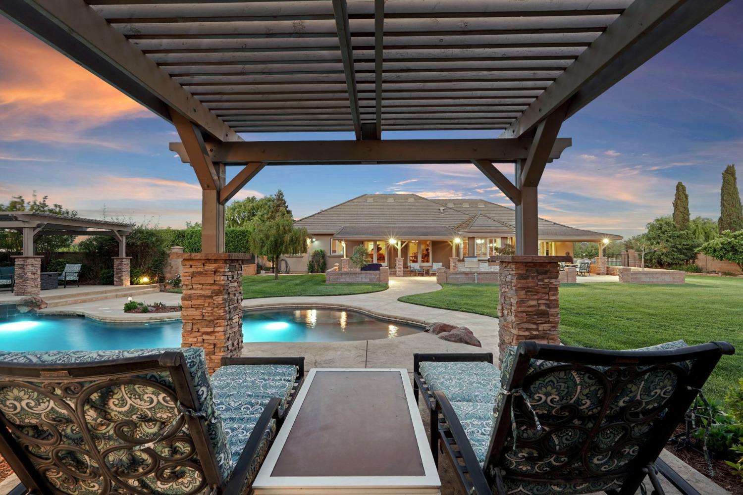 Detail Gallery Image 5 of 63 For 22947 N Samra Hayer Ln, Acampo,  CA 95220 - 4 Beds | 2/1 Baths